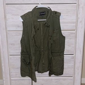 M green vest